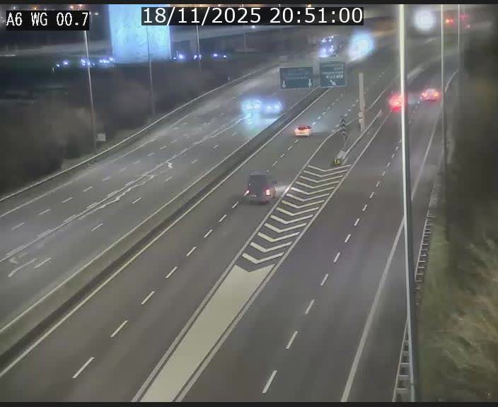 Traffic live webcam Luxembourg Croix de Cessange - A6 - BK 0.7 - direction A3 France