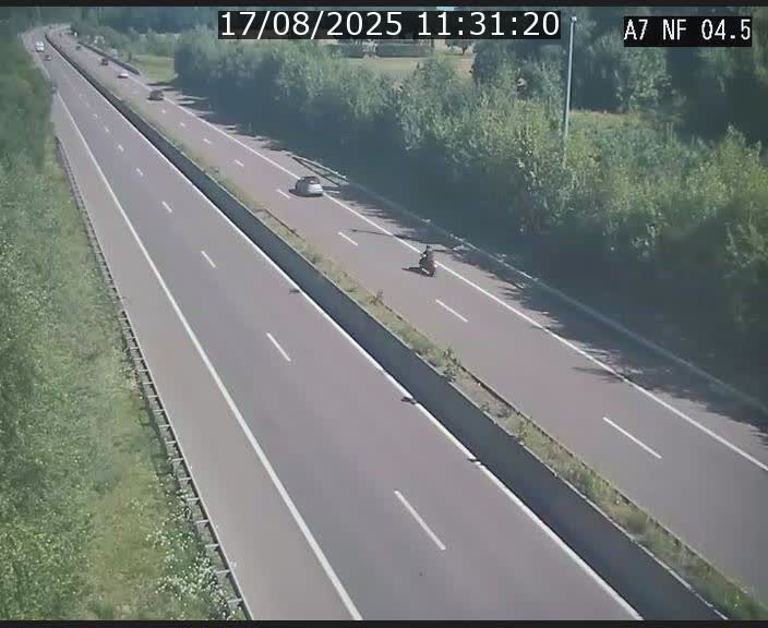 Caméra autoroute Luxembourg A7 - Passage à gibier Rëngelbour - direction Tunnel Grouft