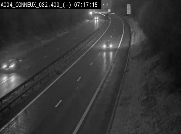 Webcam sur l'E411 avant les sorties 20 menant à Ciney, Dinant et Achêne. Vue orientée vers Namur