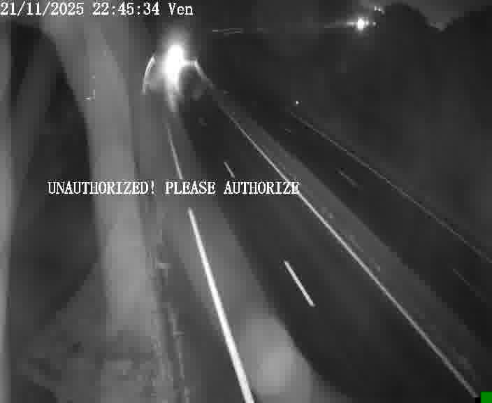 Webcam sur la D910 située dans la Côte des 4 vents. Vue orientée vers le bas, vers Saint-Avold.