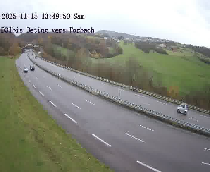 Caméra routière située sur D31bis (France) à Oeting, orientée vers Forbach, surveillant en continu la circulation locale et régionale.