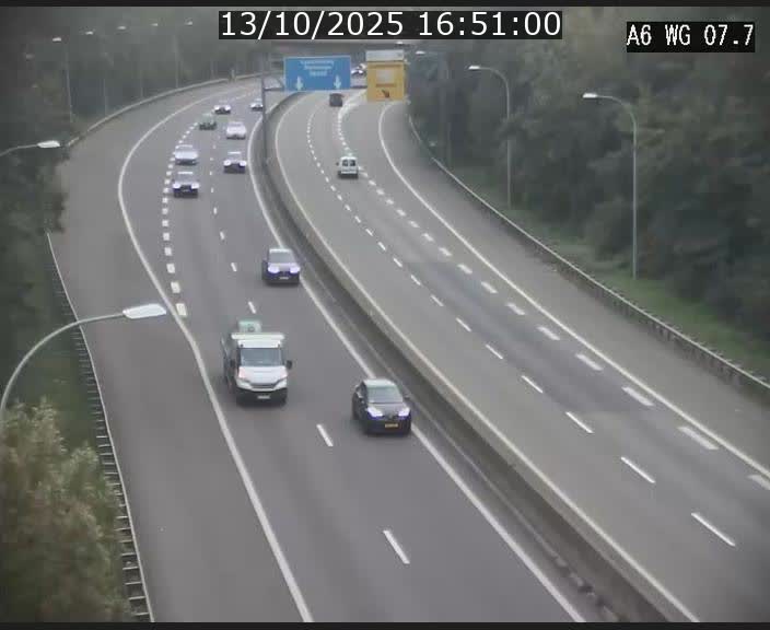 Traffic live webcam Luxembourg - Bridel - A6 - BK 7.7 - direction Belgique