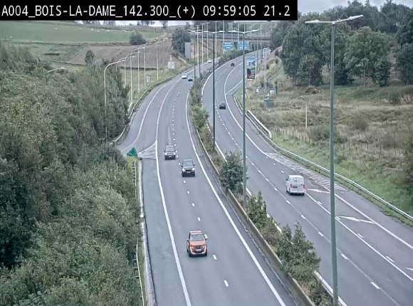 Webcam située entre la sortie 29 Neufchâteau et la jonction avec l'E25 en direction de Liège et Luxembourg