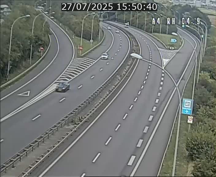 Traffic live webcam Luxembourg Leudelange - A4 - BK 4.9 - direction Luxembourg