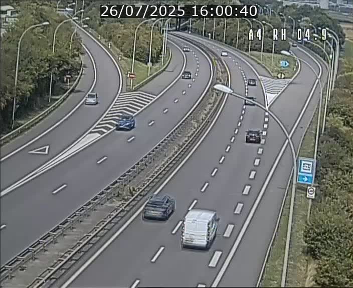 Traffic live webcam Luxembourg Leudelange - A4 - BK 4.9 - direction Luxembourg