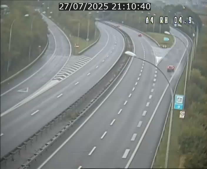 Traffic live webcam Luxembourg Leudelange - A4 - BK 4.9 - direction Luxembourg