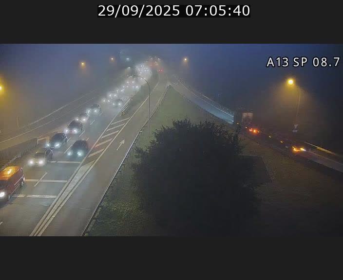 Traffic live webcam Luxembourg Jonction Lankelz - A13 direction Pétange - BK 8.7 