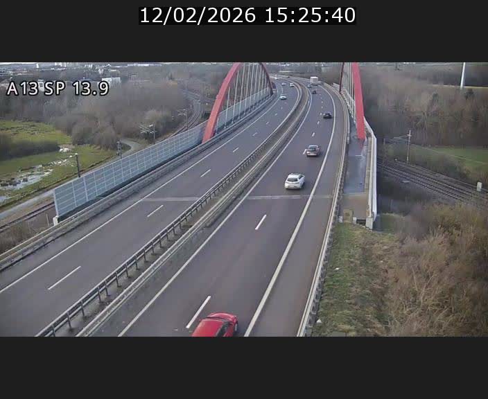 Traffic live webcam Luxembourg Kayl - A13 direction Esch-sur-Alzette/Luxembourg-ville - BK 13.9