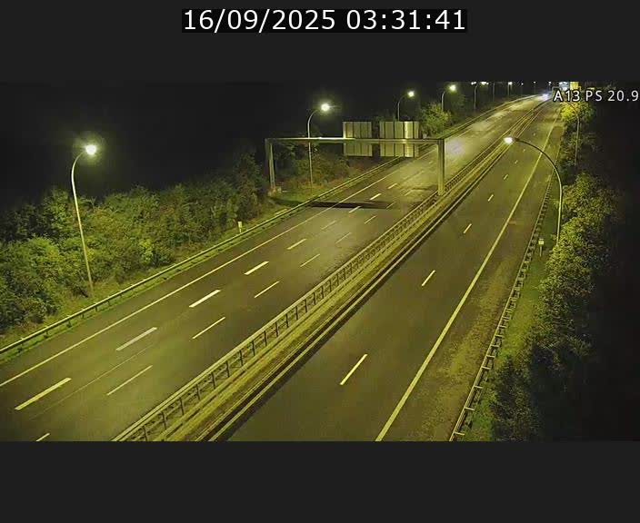 Traffic live webcam Luxembourg Croix de Bettembourg, rond-point d'Hellange - A13 direction Allemagne - BK 20.9