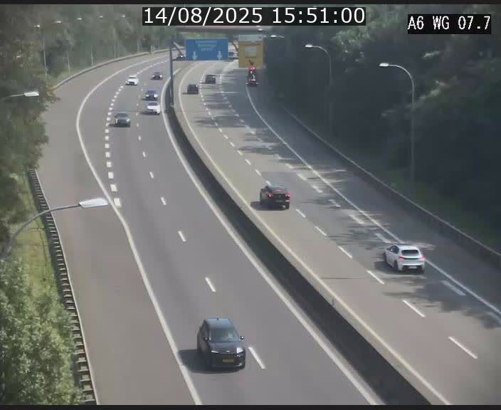 Traffic live webcam Luxembourg - Bridel - A6 - BK 7.7 - direction Belgique