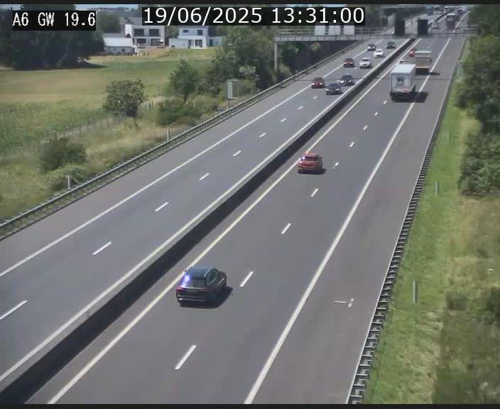Traffic live webcam Luxembourg - Steinfort - A6 - BK 19.6 - direction Belgique