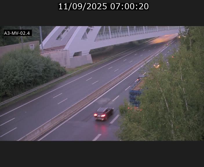 Webcam autoroute de la France (A3) au Luxembourg à Fentange, à proximité de la Croix de Gasperich. Vue orientée vers la Cloche d'Or