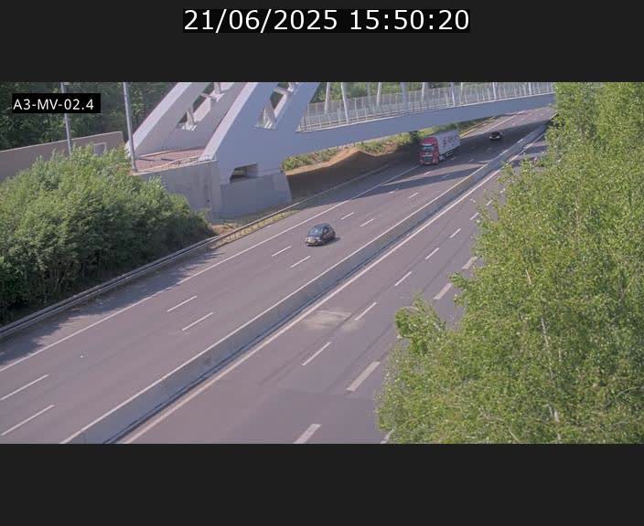 Webcam autoroute de la France (A3) au Luxembourg à Fentange, à proximité de la Croix de Gasperich. Vue orientée vers la Cloche d'Or