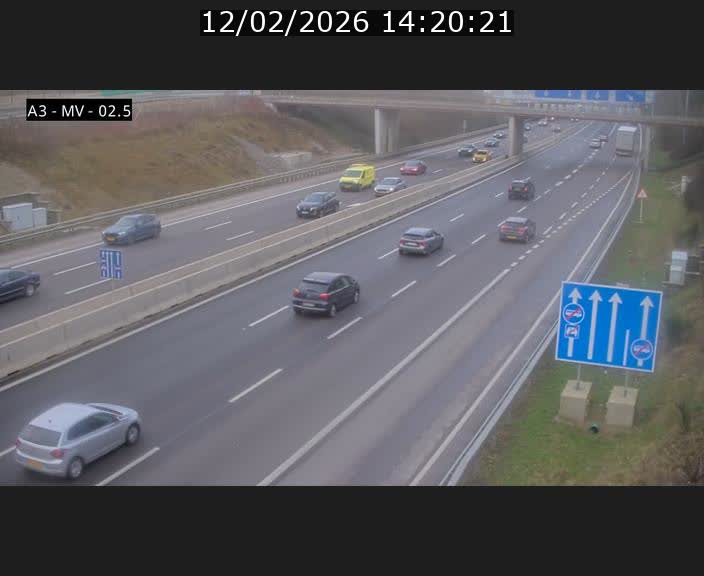 Webcam autoroute A3 au Luxembourg à proximité de la Croix de Gasperich. Vue orientée vers Luxembourg