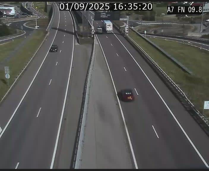 Caméra trafic Luxembourg - A7, Tunnel Gousselerbierg, sortie sud, direction rond-point Lorentzweiler (BK 9.9)