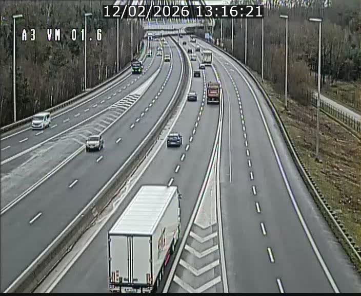 Traffic live webcam Luxembourg - Croix de Gasperich - A3 - BK 1.6 - direction France/Aire de Berchem