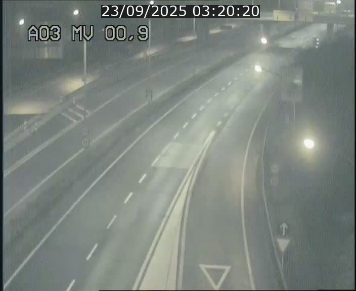 Traffic live webcam Luxembourg Croix de Gasperich - A3 - BK 0.4 - direction Luxembourg