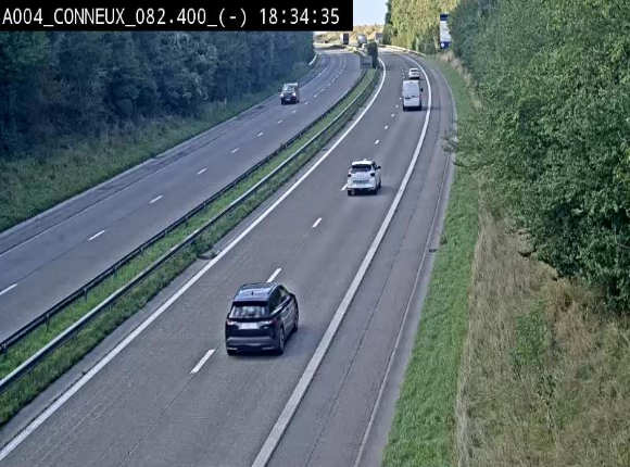 Webcam sur l'E411 avant les sorties 20 menant à Ciney, Dinant et Achêne. Vue orientée vers Namur