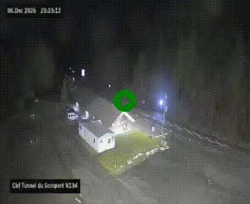 Webcam à l'entrée du tunnel du Somport, côté français, sur la N134, dans les Pyrénées, en direction de l'Espagne, à 1116 mètres d'altitude