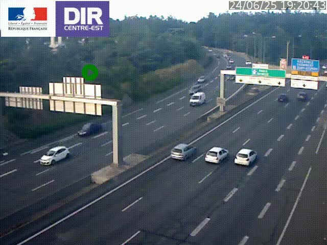 Caméra de circulation routière sur le boulevard périphérique Laurent Bonnevay de Lyon (D383) à hauteur de Bron, avant la jonction avec l'A43. Vue orientée vers l'échangeur