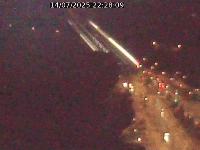 Webcam sur l'avenue John Fitzgerald Kennedy (N51) avec vue sur le Pont rouge (Pont Grande Duchesse Charlotte), l'arrêt Pfaffenthal et l'entrée du quartier Kirchberg