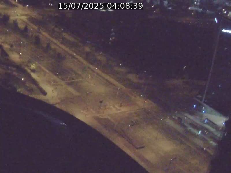 Webcam sur l'avenue John Fitzgerald Kennedy (N51) avec vue sur le Pont rouge (Pont Grande Duchesse Charlotte), l'arrêt Pfaffenthal et l'entrée du quartier Kirchberg