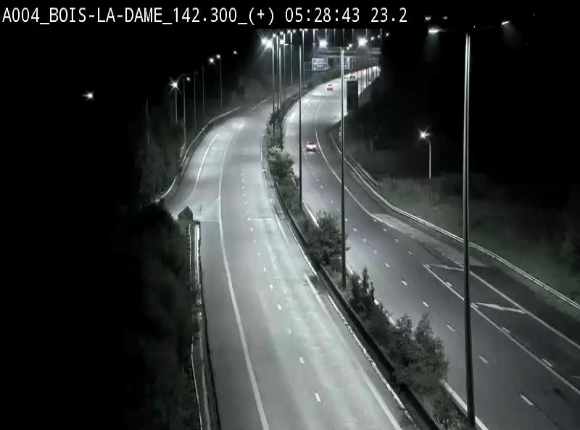 Webcam située entre la sortie 29 Neufchâteau et la jonction avec l'E25 en direction de Liège et Luxembourg