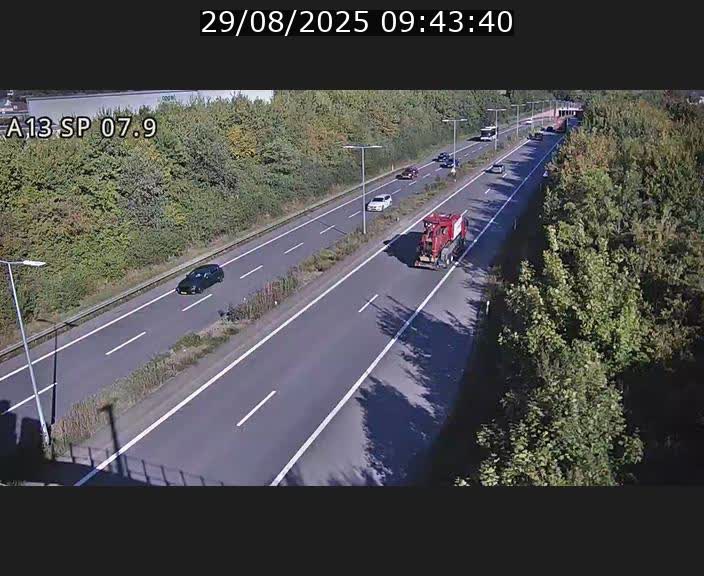Traffic live webcam Luxembourg Jonction Lankelz - A13 direction Pétange - BK 7.9