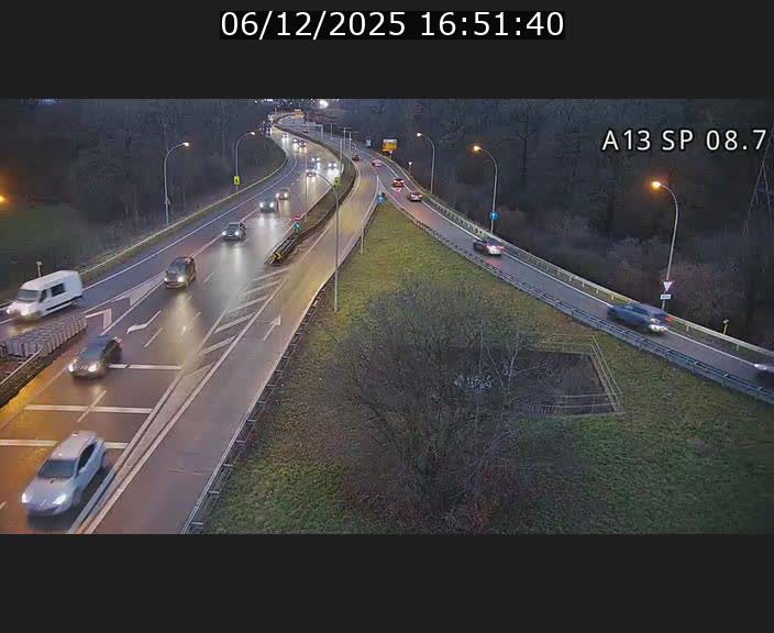 Traffic live webcam Luxembourg Jonction Lankelz - A13 direction Pétange - BK 8.7 