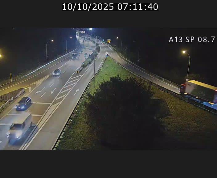 Traffic live webcam Luxembourg Jonction Lankelz - A13 direction Pétange - BK 8.7 