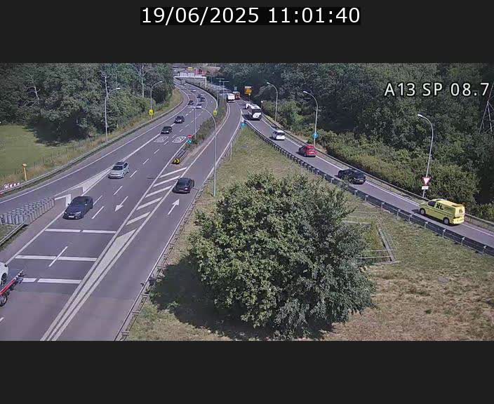 Traffic live webcam Luxembourg Jonction Lankelz - A13 direction Pétange - BK 8.7 