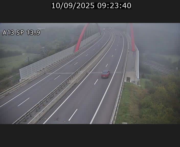 Traffic live webcam Luxembourg Kayl - A13 direction Esch-sur-Alzette/Luxembourg-ville - BK 13.9