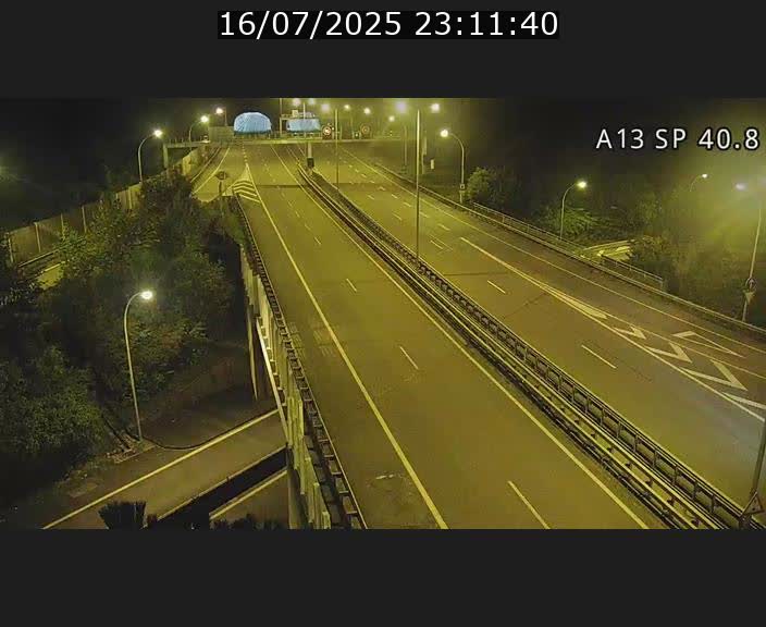 Webcam avec vue sur l'entrée côté allemand du tunnel Markusbierg à Schengen. Vue orientée vers le tunnel et Bettembourg