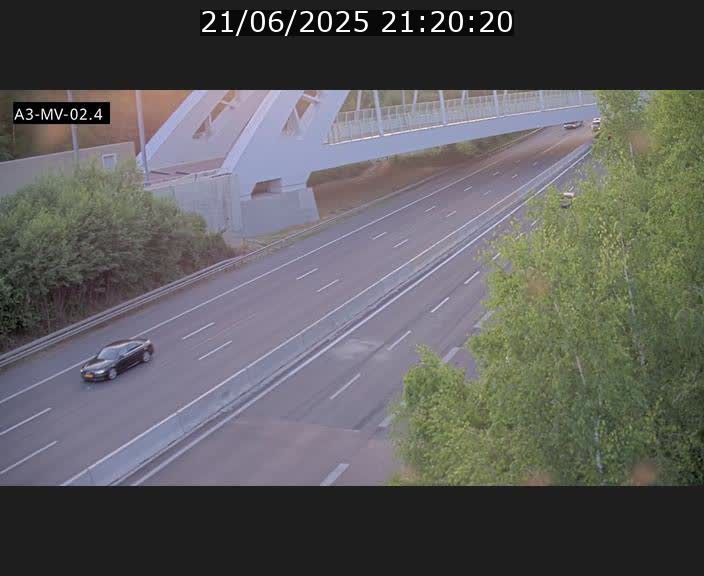 Webcam autoroute de la France (A3) au Luxembourg à Fentange, à proximité de la Croix de Gasperich. Vue orientée vers la Cloche d'Or