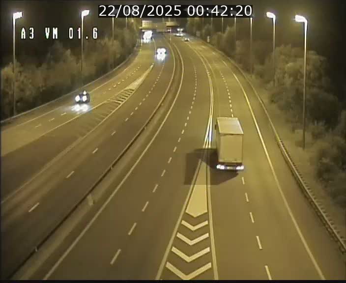 Traffic live webcam Luxembourg - Croix de Gasperich - A3 - BK 1.6 - direction France/Aire de Berchem