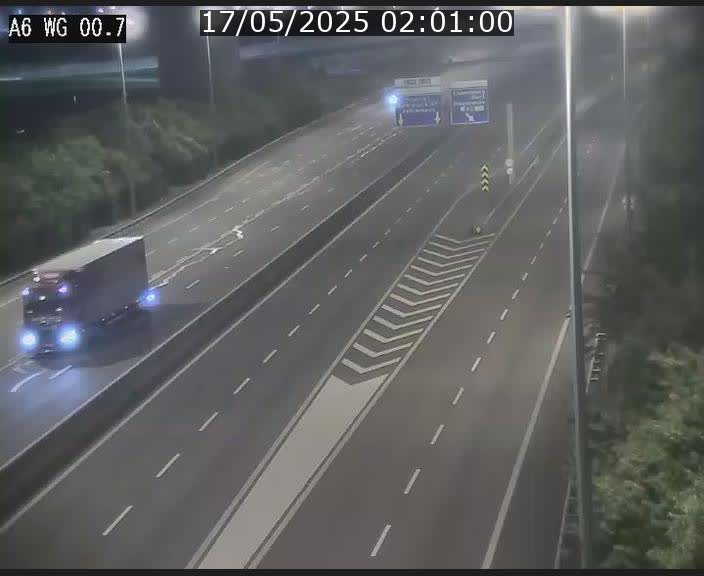 Traffic live webcam Luxembourg Croix de Cessange - A6 - BK 0.7 - direction A3 France