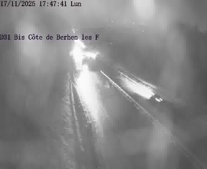 Webcam de surveillance sur D31bis (France) à Behren-lès-Forbach, cadrée vers Sarreguemines, proposant une information routière utile aux déplacements quotidiens.