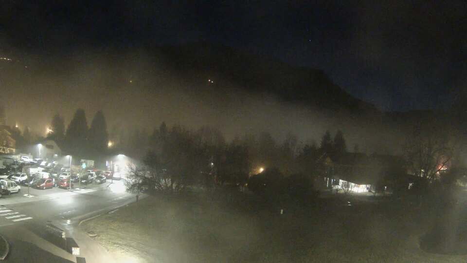 Webcam au niveau de la mairie du village du Bourg d'Oisans, aux pieds de l'Alpe d'Huez et aux portes du parc des Écrins