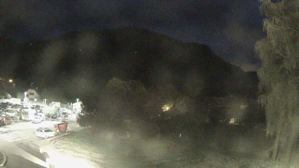 Webcam au niveau de la mairie du village du Bourg d'Oisans, aux pieds de l'Alpe d'Huez et aux portes du parc des Écrins