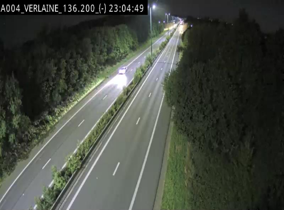 Webcam sur l'E411 à hauteur du pont surplombant la N40, à proximité de la sortie 26 Verlaine - Libramont-Chevigny. Vue orientée vers Namur