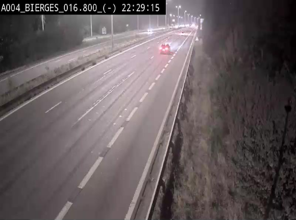 Webcam E411(A4) à Wavre, à hauteur de la sortie 5 Bierges. Vue orientée vers Bruxelles