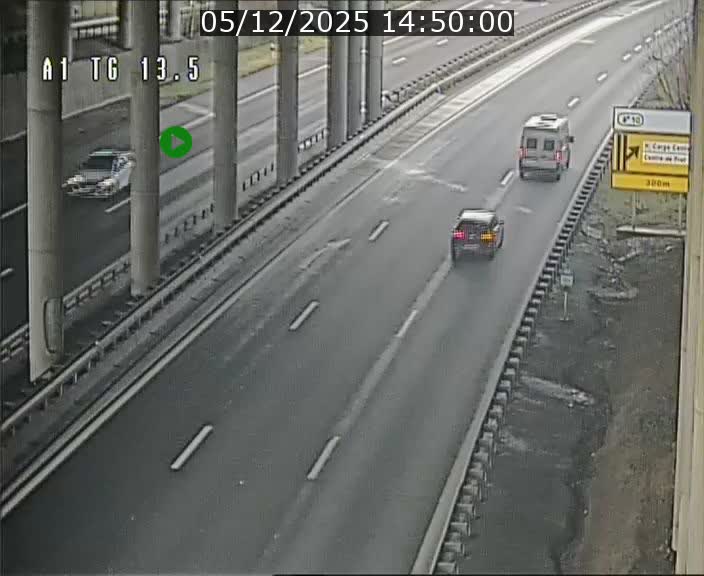 Traffic live webcam Luxembourg Senningen - A1 direction Luxembourg - BK 13.5