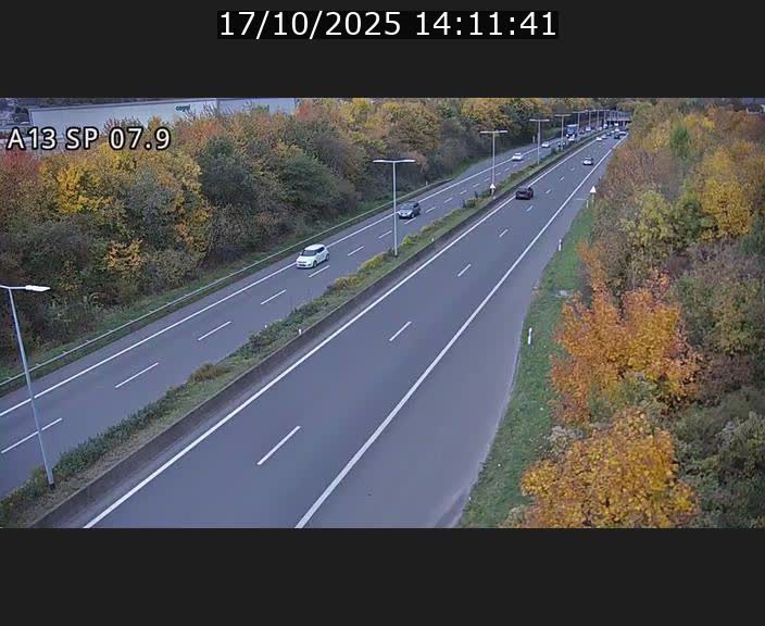 Traffic live webcam Luxembourg Jonction Lankelz - A13 direction Pétange - BK 7.9