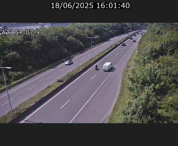 Traffic live webcam Luxembourg Jonction Lankelz - A13 direction Pétange - BK 7.9