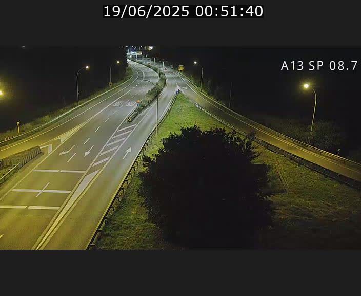 Traffic live webcam Luxembourg Jonction Lankelz - A13 direction Pétange - BK 8.7 
