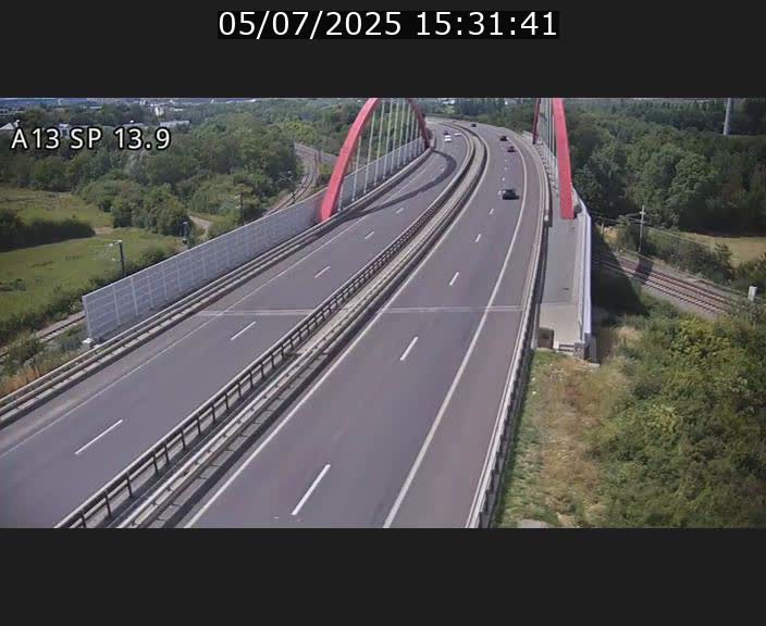 Traffic live webcam Luxembourg Kayl - A13 direction Esch-sur-Alzette/Luxembourg-ville - BK 13.9