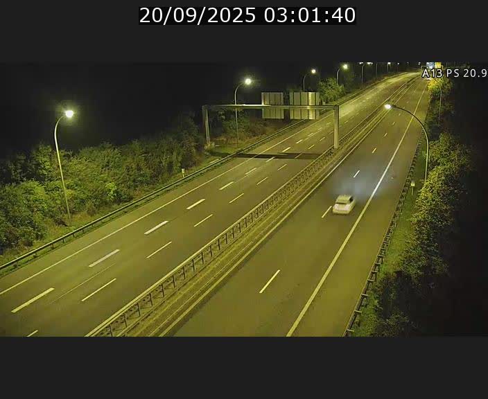Traffic live webcam Luxembourg Croix de Bettembourg, rond-point d'Hellange - A13 direction Allemagne - BK 20.9