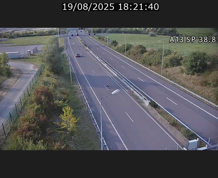 Webcam autoroute A13 à l'entrée ouest du tunnel Markusbierg à Schengen. Vue orientée vers le tunnel et l'Allemagne