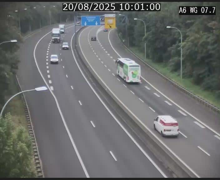 Traffic live webcam Luxembourg - Bridel - A6 - BK 7.7 - direction Belgique
