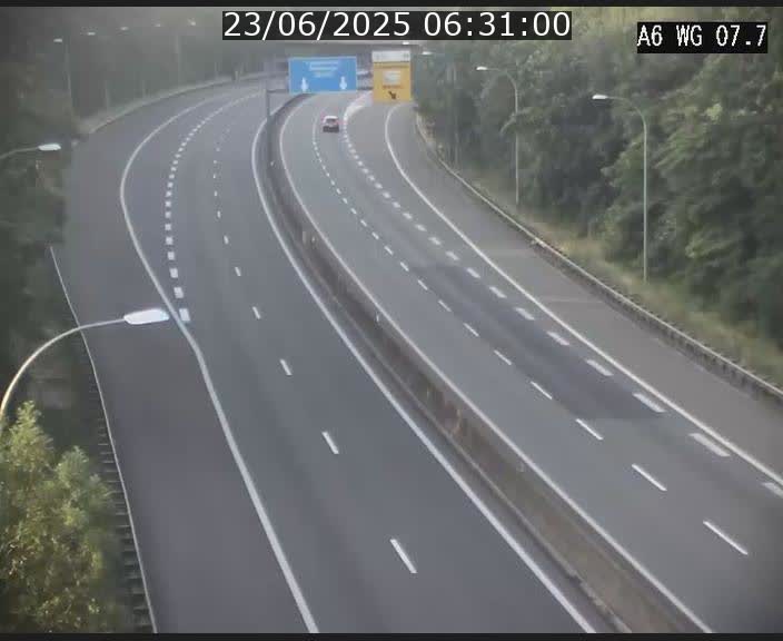 Traffic live webcam Luxembourg - Bridel - A6 - BK 7.7 - direction Belgique